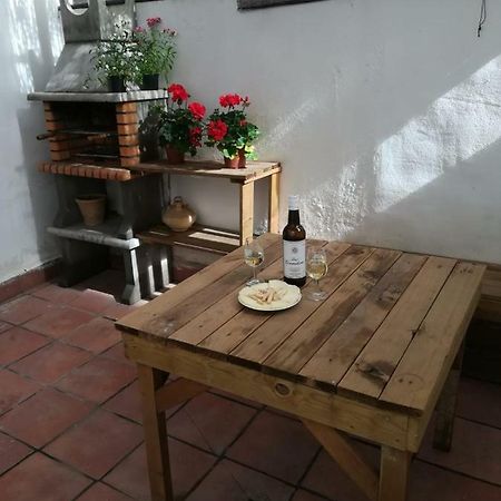 Apto Con Patio Y Barbacoa Bbq H De La Reina Cordoba Exterior photo